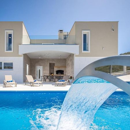 Villa Hileja 산책길 외부 사진