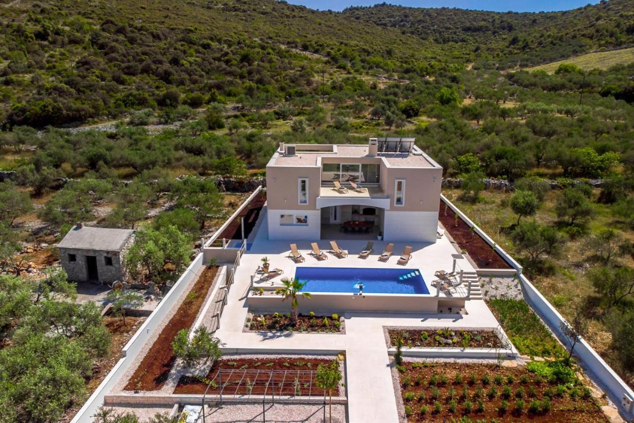 Villa Hileja 산책길 외부 사진
